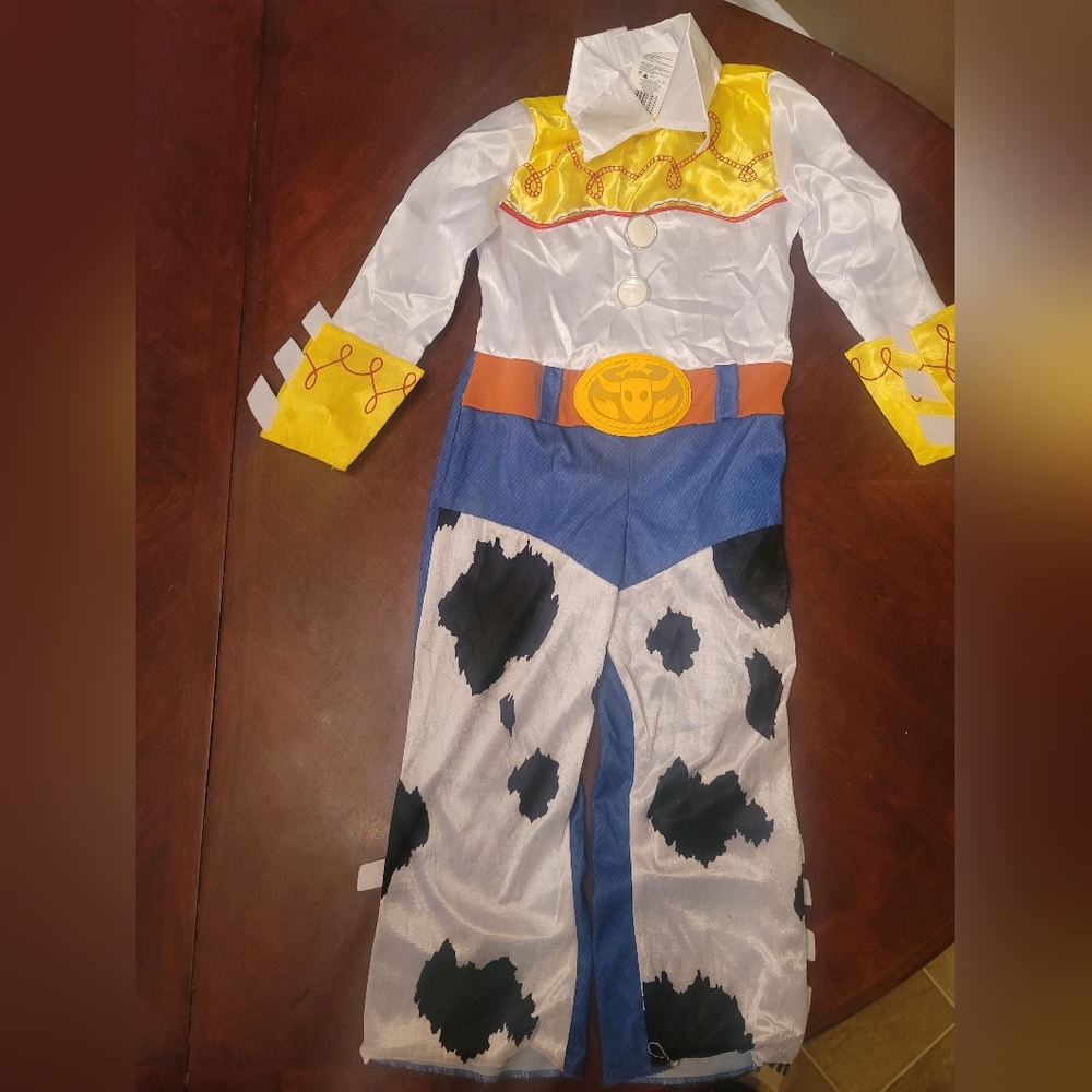 TOY STORY 4 JESSE COSTUME 3-4T missing hat